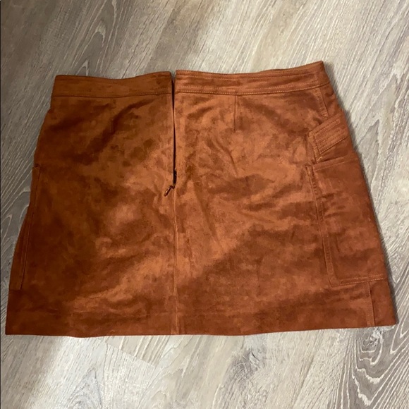 BCBGenerarion suede mini skirt - Picture 3 of 3